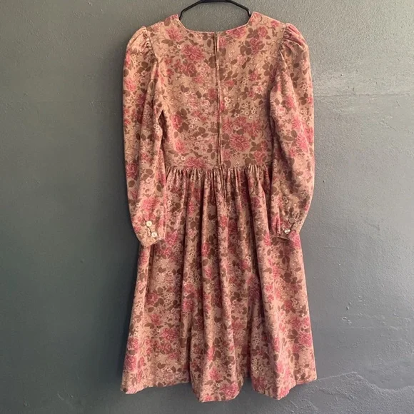 Laura Ashley - Picture 6 of 14